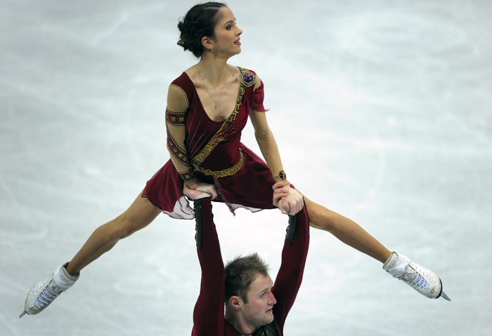 Фоторепортаж о выступлении Веры Базаровой и Юрия Ларионова на сочинском Гран-при. Фото: Julian Finney/Getty Images Фоторепортаж о выступлении Веры Базаровой и Юрия Ларионова на сочинском Гран-при. Фото: Julian Finney/Getty Images